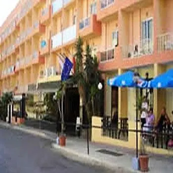 Qawra Inn 3*